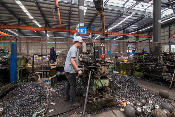 枣庄网架配件-螺栓球加工车间